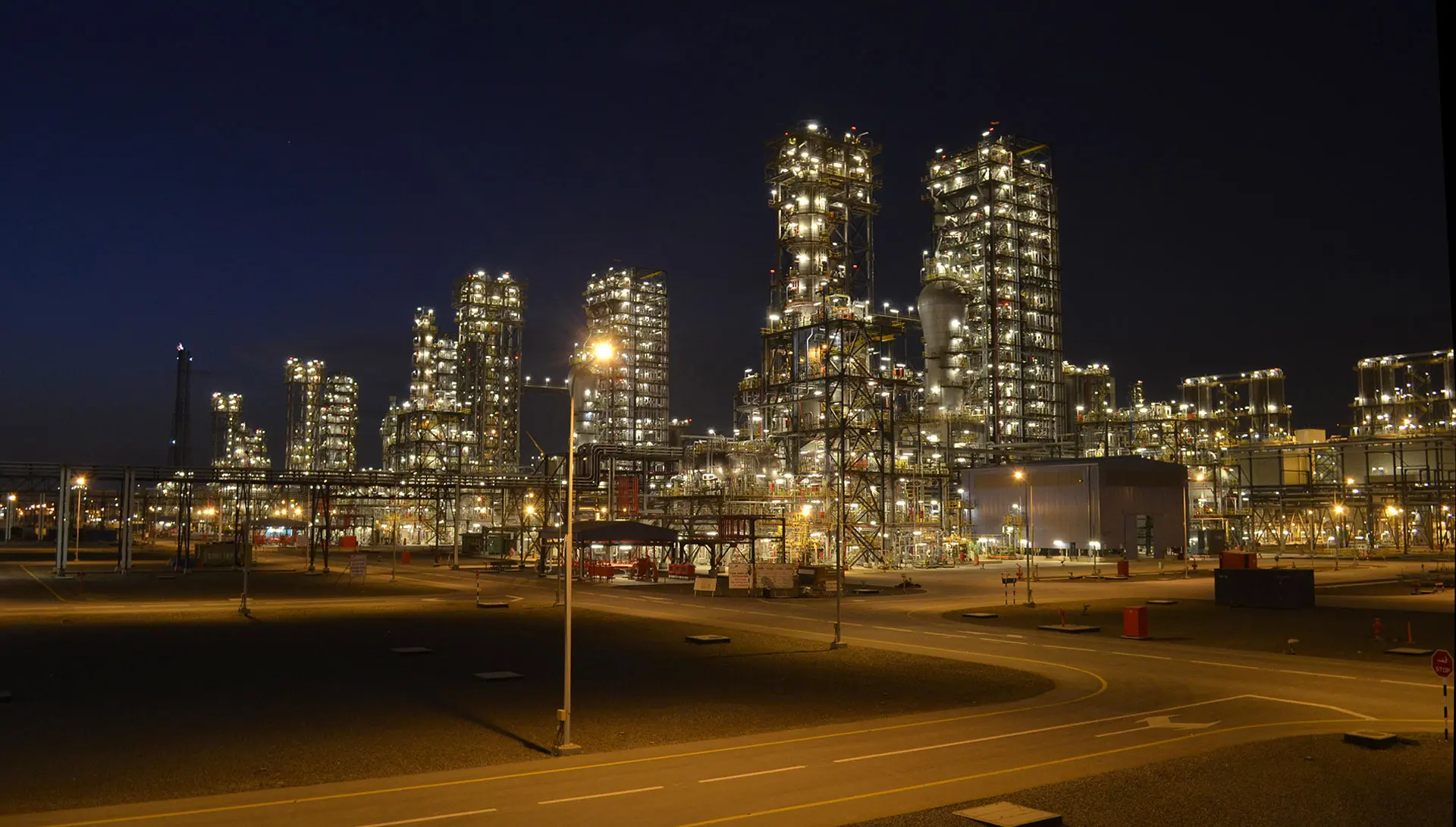 Borouge 4 petrochemical complex in UAE, large-scale industrial expansion with automation system alignment and performance optimization in advanced processing facility